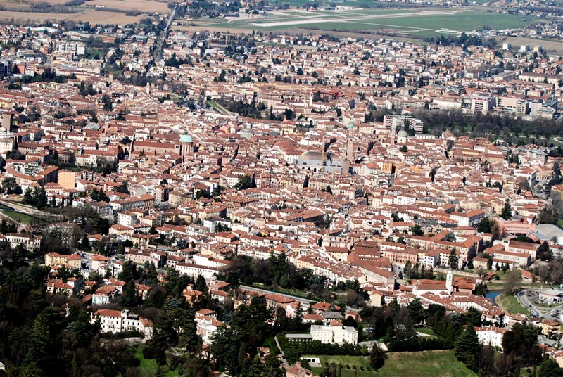 Un'immagine di Vicenza dall'alto