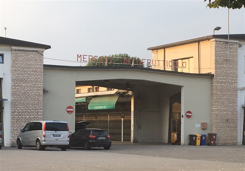 L'entrata del Mercato Ortofrutticolo di Vicenza