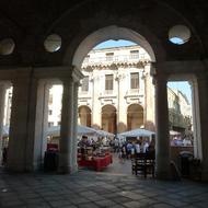 Il mercatino dell'antiquariato a Vicenza Il mercatino dell'antiquariato a Vicenza