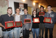 Gli studenti dell'Artusi che hanno partecipato al Memorial con, primo da sinistra, il vincitore Acclini Gli studenti dell'Artusi che hanno partecipato al Memorial con, primo da sinistra, il vincitore Acclini