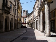 Un'immagine del centro di Lonigo Un'immagine del centro di Lonigo
