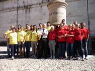 Foto di gruppo per i baisti aderenti assieme al sindaco di Schio Valter Orsi Foto di gruppo per i baisti aderenti assieme al sindaco di Schio Valter Orsi