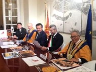 Un momento dell'incontro di Bruxelles in cui è stata siglata la lettera di amicizia Un momento dell'incontro di Bruxelles in cui è stata siglata la lettera di amicizia