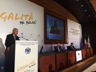 Un'immagine della giornata nazionale, con l'intervento del presidente Sangalli Un'immagine della giornata nazionale, con l'intervento del presidente Sangalli
