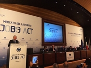 Il presidente nazionale di Confcommercio Carlo Sangalli al convegno sul Jobs act Il presidente nazionale di Confcommercio Carlo Sangalli al convegno sul Jobs act