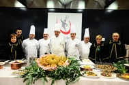 Foto di gruppo degli chef di Creazzo, con i componenti della Confraternita del Broccolo Fiolaro Foto di gruppo degli chef di Creazzo, con i componenti della Confraternita del Broccolo Fiolaro