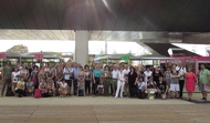Foto di gruppo per i soci che hanno visitato l'Expo di Milano con Confcommercio Vicenza Foto di gruppo per i soci che hanno visitato l'Expo di Milano con Confcommercio Vicenza