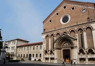 Piazza San Lorenzo potrebbe essere una delle sedi del mercato del giovedì a Vicenza Piazza San Lorenzo potrebbe essere una delle sedi del mercato del giovedì a Vicenza