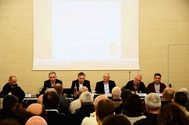 Il tavolo dei relatori al convegno Compag svoltosi al Centro Formazione Esac di Creazzo Il tavolo dei relatori al convegno Compag svoltosi al Centro Formazione Esac di Creazzo