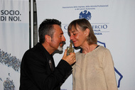 Il maestro profumiere Leonardo Opali con l'artista Frances Middendorf Il maestro profumiere Leonardo Opali con l'artista Frances Middendorf