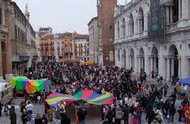 CARNEVALE E SAN VALENTINO, SI ENTRA NEL VIVO
CARNEVALE E SAN VALENTINO, SI ENTRA NEL VIVO