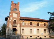 Il municipio di Monticello C.te Otto Il municipio di Monticello C.te Otto