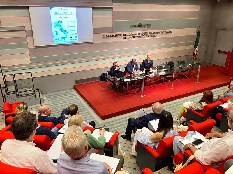 IL SETTORE DETTAGLIO MOBILI PER LA CASA TIENE: LA CUSTOMIZZAZIONE È LA VERA SFIDA DEL FUTURO