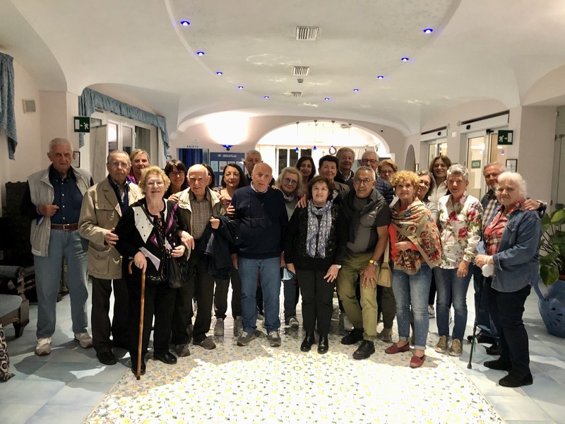 Foto di gruppo per i partecipanti al viaggio a Ischia