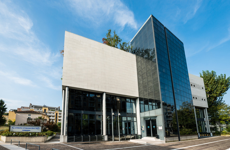 TERZIARIO: UN 2025 NEL SEGNO DELLA STABILITÀ, MA IL DETTAGLIO SOFFRE DI PIÙ