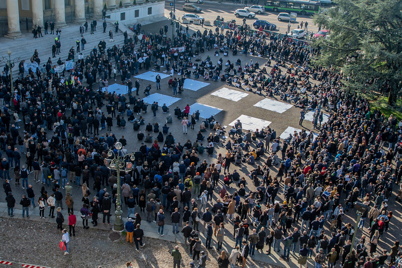 Un'imnmagine della manifestazione di piazza Bra a Verona