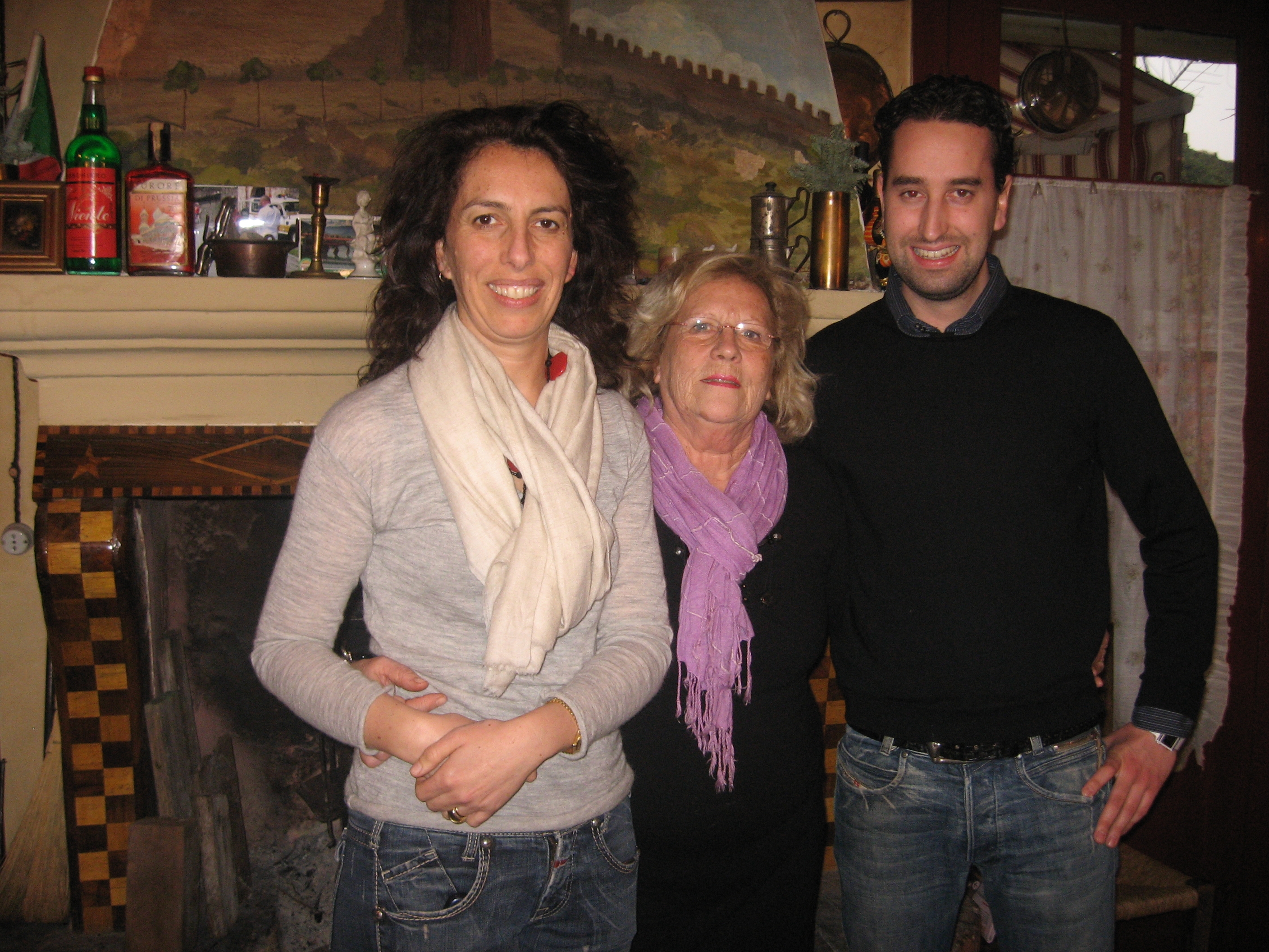 Da sinistra Barbara Guerra, Anna Maria Mianzan e Sandro Guerra dell'Osteria Madonnetta