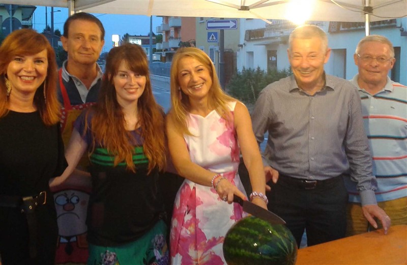 Foto di gruppo degli organizzatori della serata con il sindaco Maria Cristina Franco e il presidente della delegazione  Paolo Chiarello