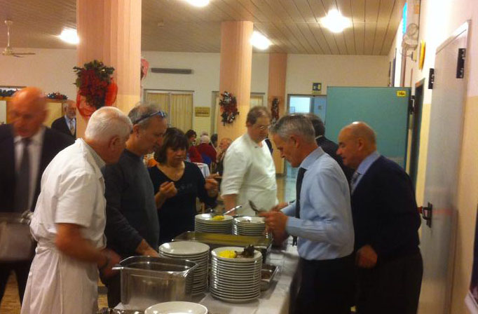 Un'immagine della cena offerta dai ristoratori bassanesi