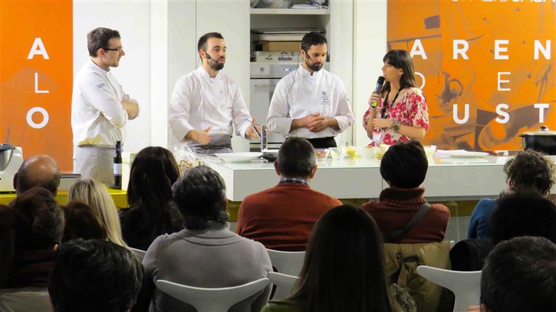 Uno dei cookiing show tenutosi lo scorso fine settimana all'Arena del Gusto di Spaziocasa