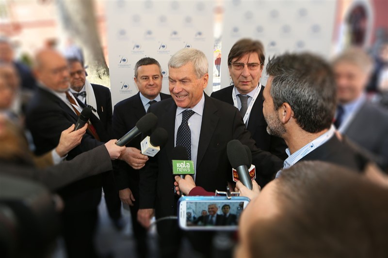 Il presidente nazionale Carlo Sangalli intervistato durante il Forum di Cernobbio
