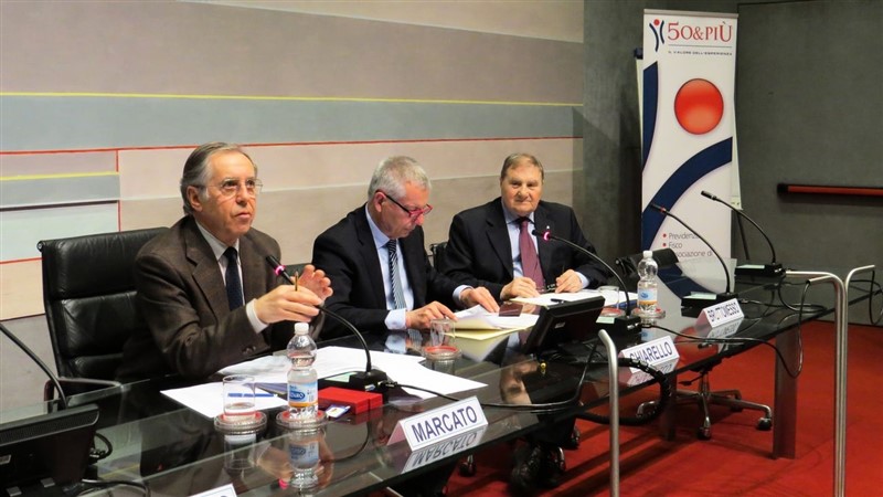 Il tavolo dei relatori all'assemblea con, da sinistra, il presidente Marcato, l vicepresidenti Chiarello e Bruttoesso