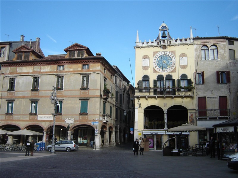 Un'immagine del centro storico di Bassano del Grappa