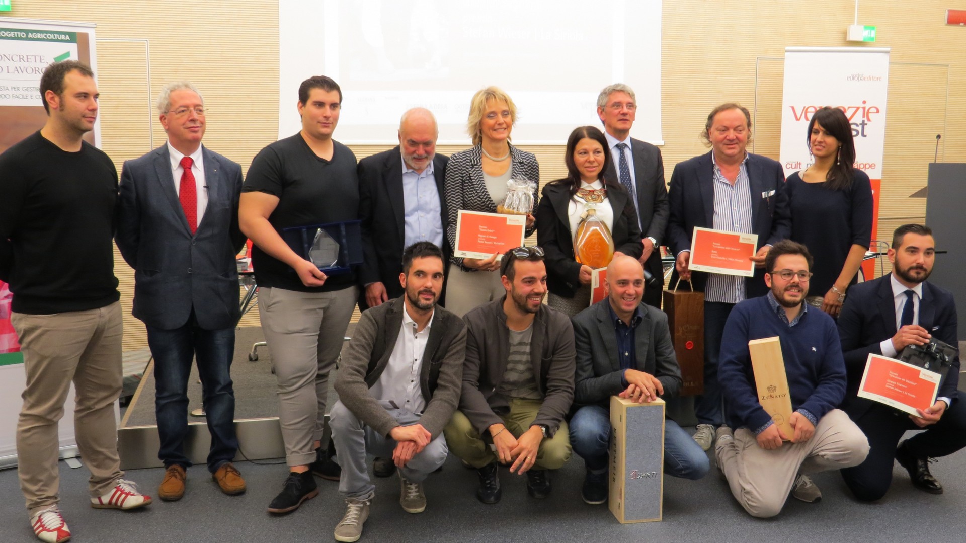 Foto di gruppo dei premiati