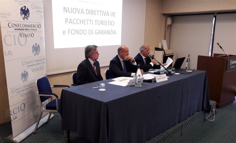 Il tavolo dei relatori al convegno Fiavet Veneto