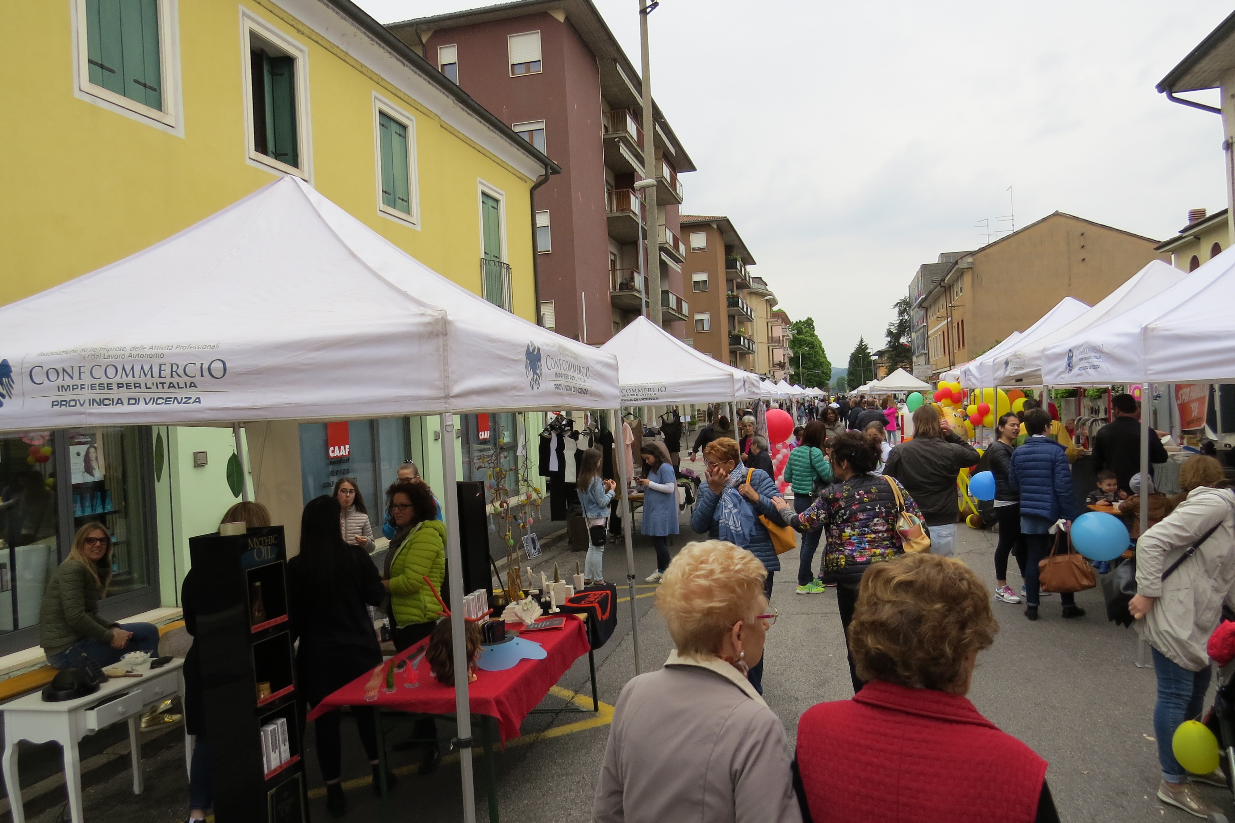 Un'immagine della precedente edizione della Festa in via Vaccari