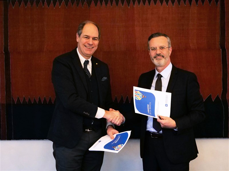 Ernesto Boschiero e Davide Radin alla firma dell'accordo di rinnovo