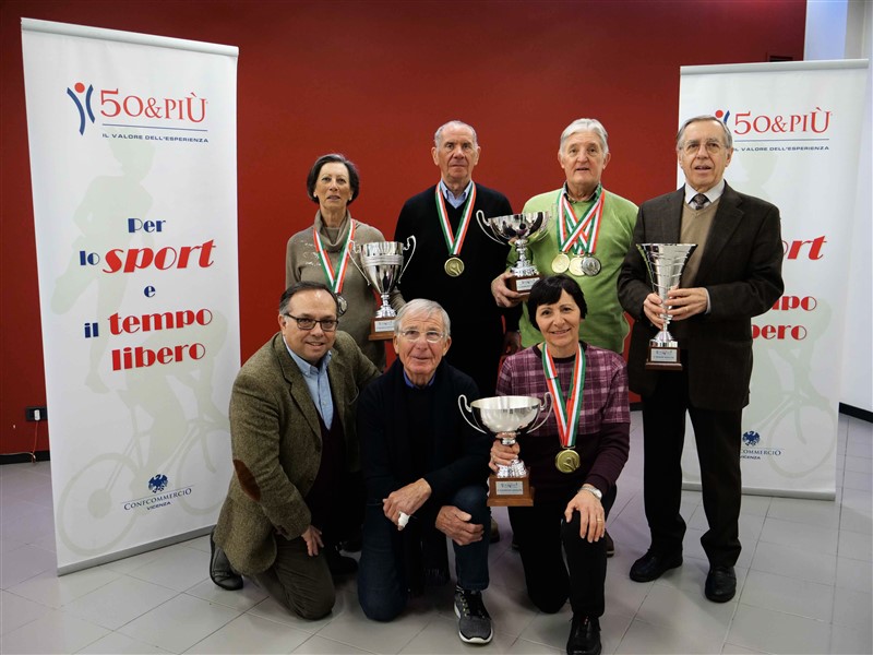 La squadra vicentina posa con: il presidente Fiorenzo Marcato, Nicola Paciolla e Remo Seganfreddo