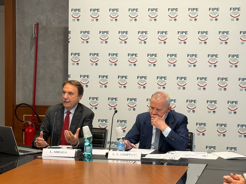Un'immagine della conferenza stampa durante la quale è stato presentato il rapporto Fipe