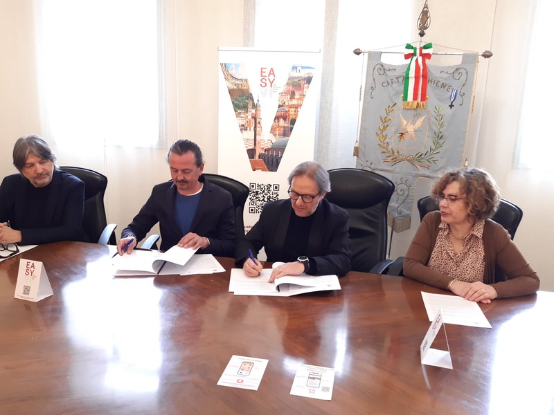 Un'immagine della firma del protocollo d'intesa a Thiene