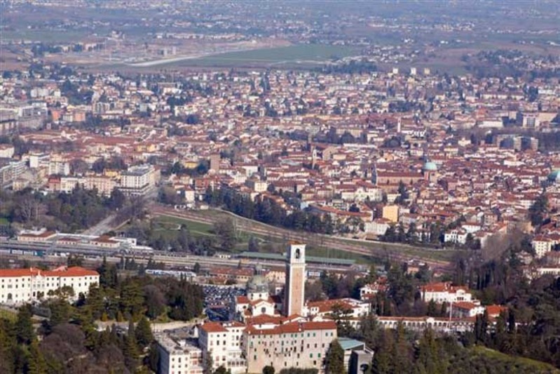 VICENZA: INTENSIFICATA LA VIGILANZA IN CENTRO STOR