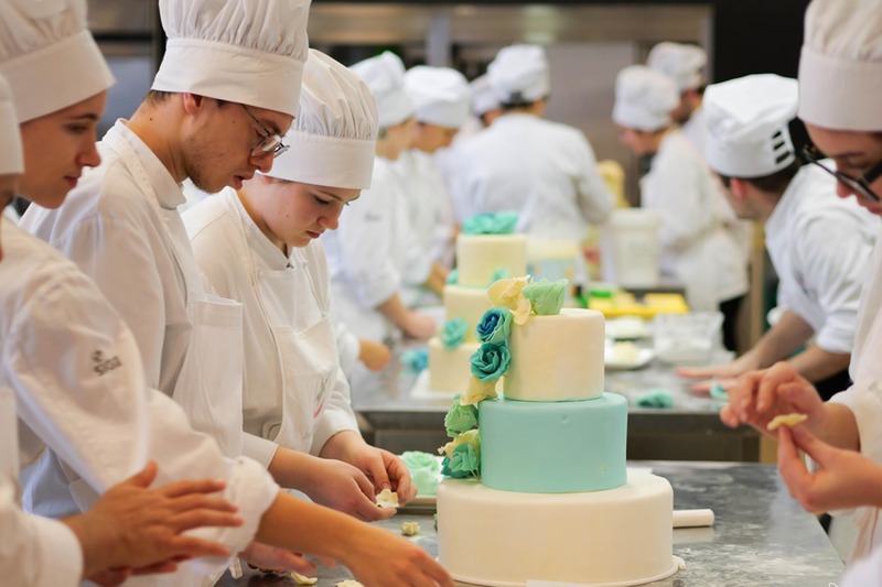 Un'immagine di allievi al Corso Pasticcere a Qualifica