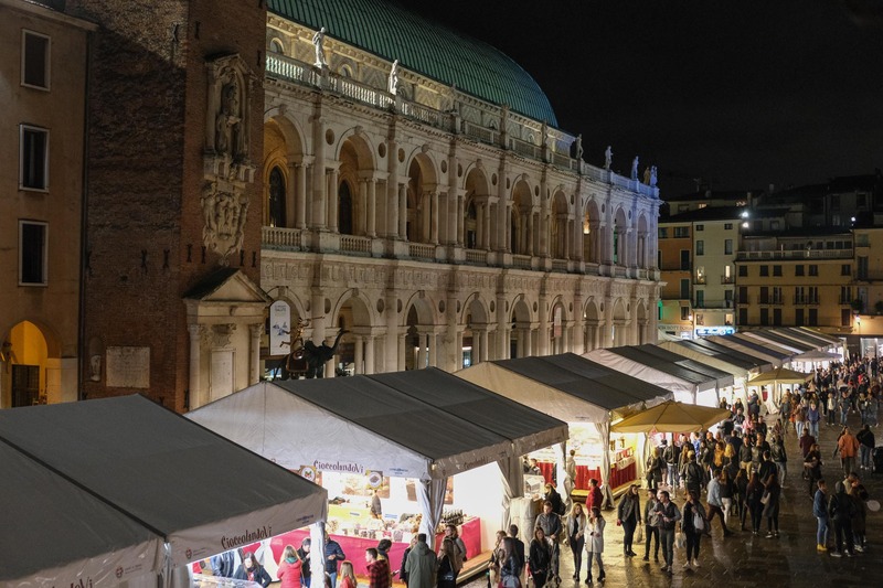 CIOCCOLANDOVI: 16 ANNI D'AMORE CON VICENZA