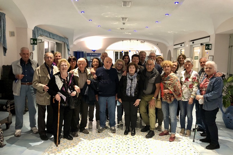 Foto di gruppo per i partecipanti al viaggio a Ischia