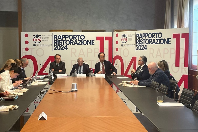 Nella foto, la presentazione del Rapporto Ristorazione 2024