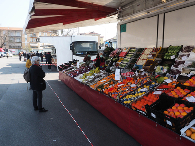 Il mercato alimentare di Vicenza dopo la regolamentazione (foto Comune di Vicenza)