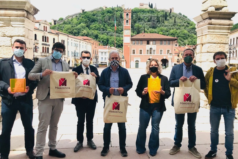 A MAROSTICA, DISTRIBUITO AI COMMERCIANTI UN KIT DI