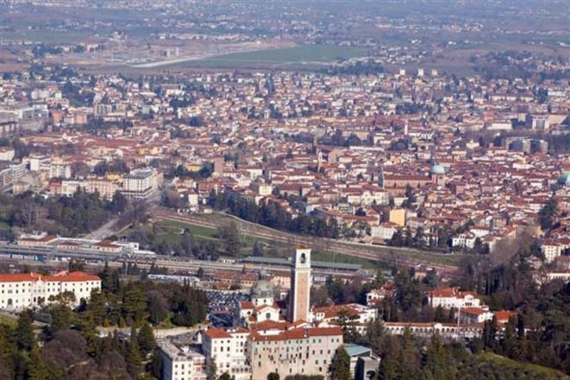 VICENZA: INTENSIFICATA LA VIGILANZA IN CENTRO STOR