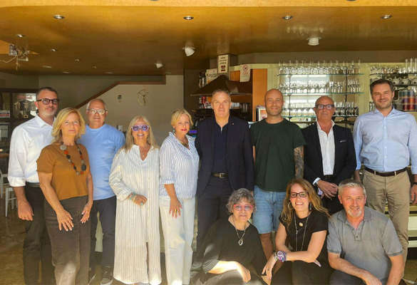 Foto di gruppo del nuovo Consiglio con il presidente Piccolo e il segretario Azzolini