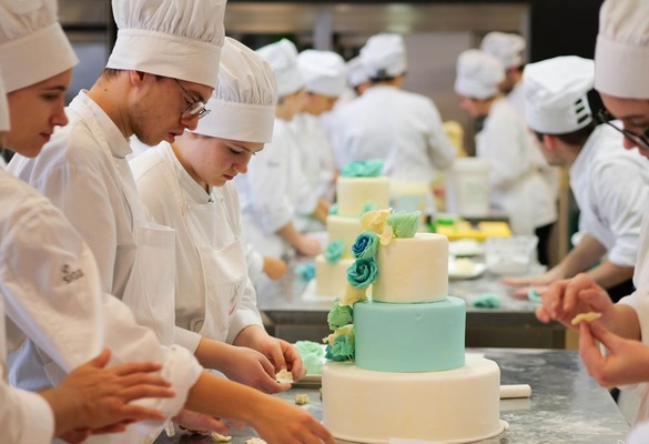Un'immagine di allievi al Corso Pasticcere a Qualifica