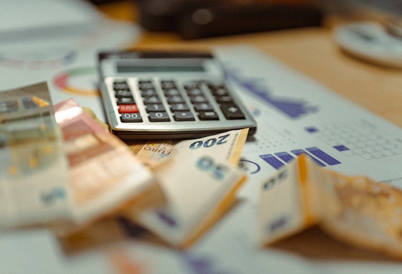 EQUA RETRIBUZIONE, IL GOVERNO ACCELERA SULLA DELEGA. CONFCOMMERCIO: "RAFFORZARE LA CONTRATTAZIONE DI QUALITÀ"