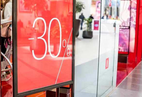 VICENTINI A CACCIA DI SCONTI SULL’ABBIGLIAMENTO: SABATO 4 LUGLIO AL VIA I SALDI ESTIVI