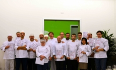 Foto di gruppo dei "dplomati" al primo corso "Specialista della pizza"