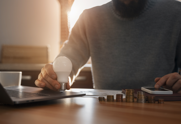 IL CARO ENERGIA METTE IN GINOCCHIO LE IMPRESE DEL TERZIARIO