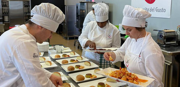 BORSA DI STUDIO PER CHI FREQUENTA CORSI FOOD E RISTORAZIONE