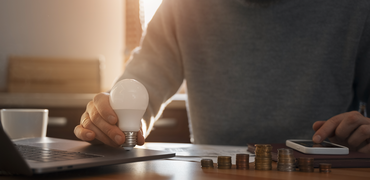 IL CARO ENERGIA METTE IN GINOCCHIO LE IMPRESE DEL TERZIARIO